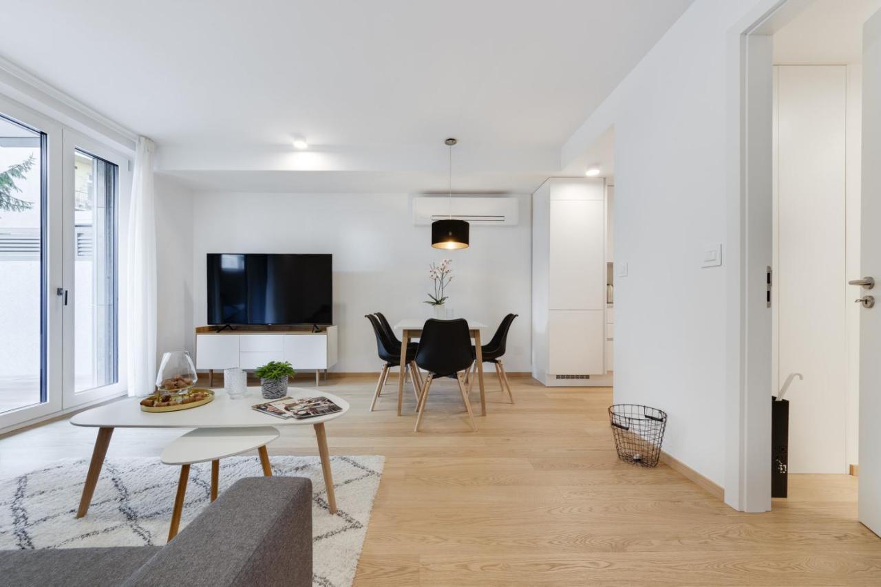 Central Apartment With Private Garage Laibach Exterior foto