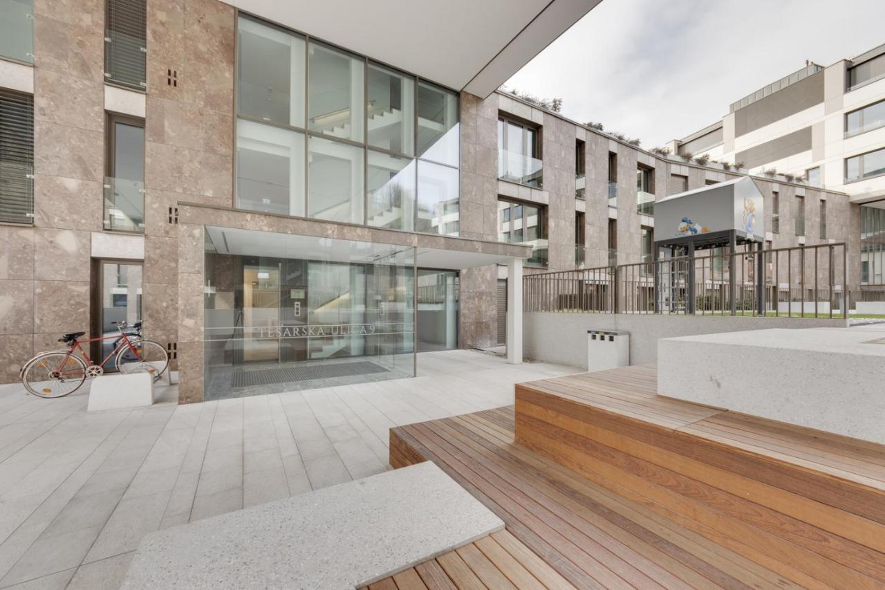 Central Apartment With Private Garage Laibach Exterior foto